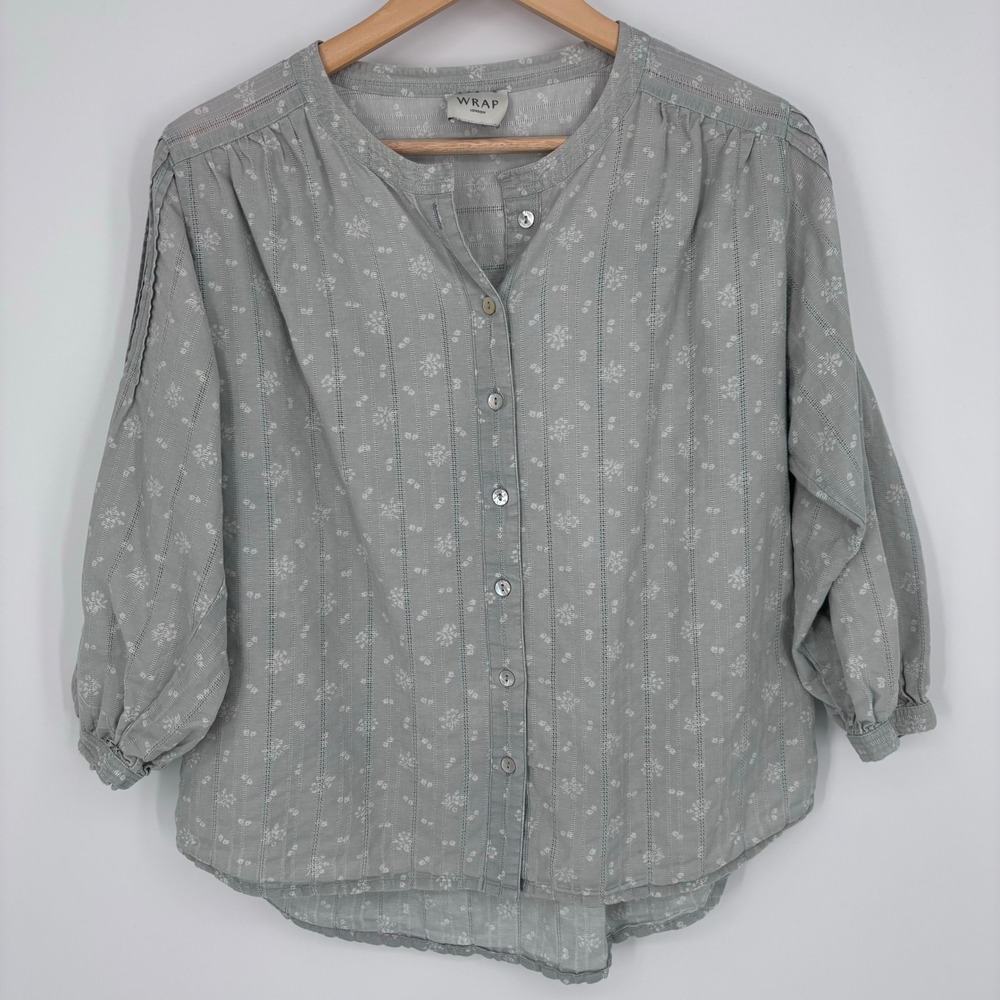 Wrap London Floral Stripe Pintuck Pearl Button Front Blouse Women 8 Gray